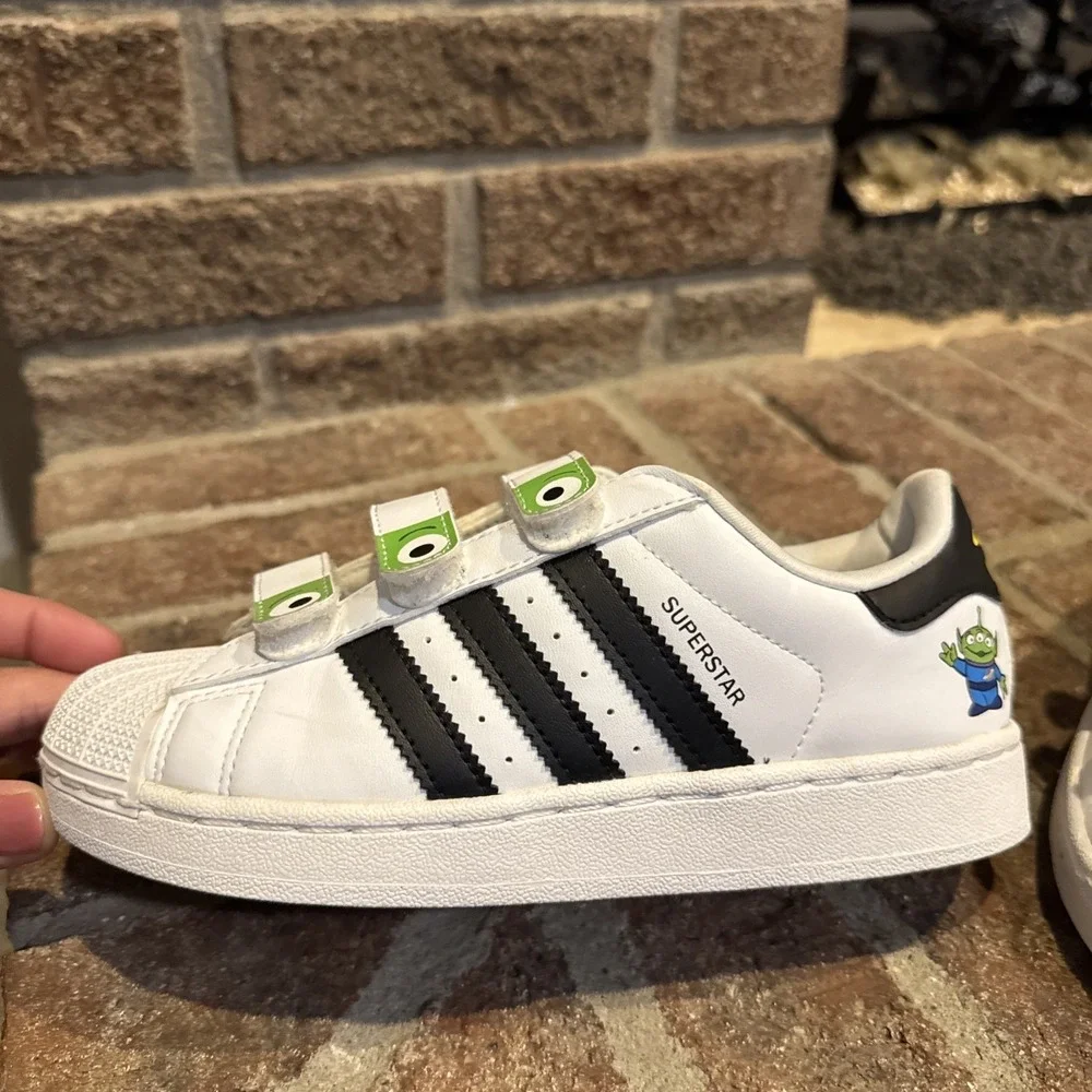 adidas Originals x Disney Superstar II Size 2 Toy Story Alien Kids Casual JI0091